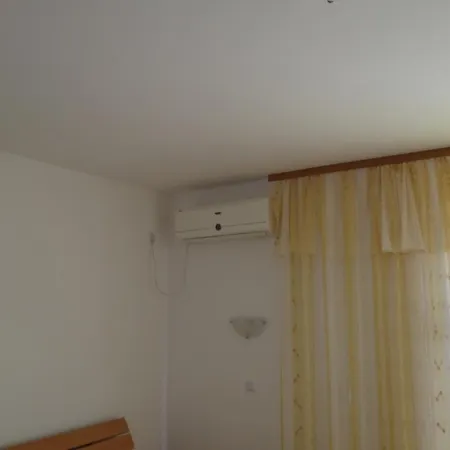 16 B Laguna