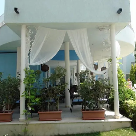 16 B Laguna
